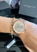 ⁦ساعة تومي هيلفيغر للنساء 1782729⁩ - الصورة ⁦5⁩